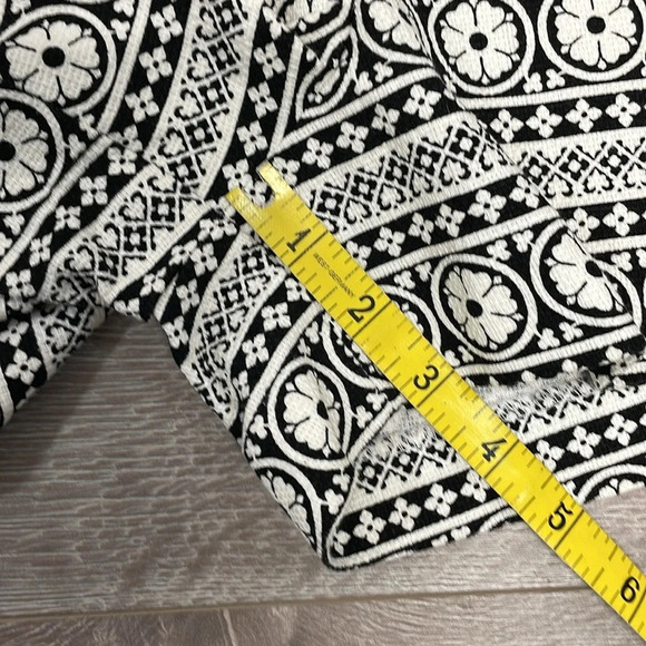 GAP Black and White High Waist Women Shorts - Picture 8 of 13